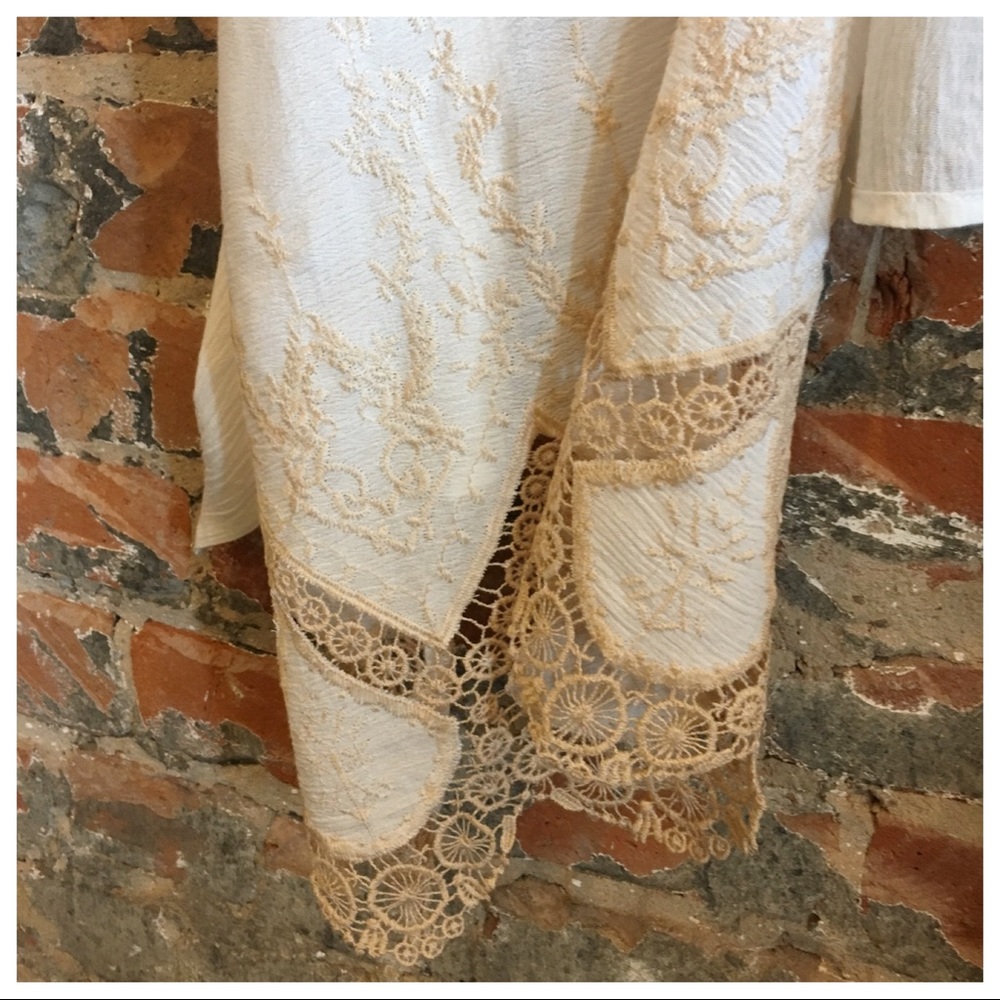 ✨LAST✨Ivory lace detail kimono - Picture 6 of 6